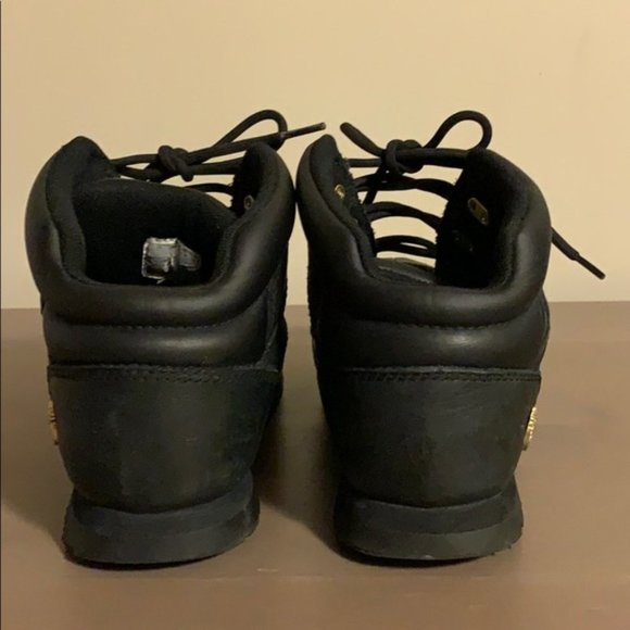 Timberland Black Leather Boots - Boy’s Size 4.5 - Picture 2 of 5